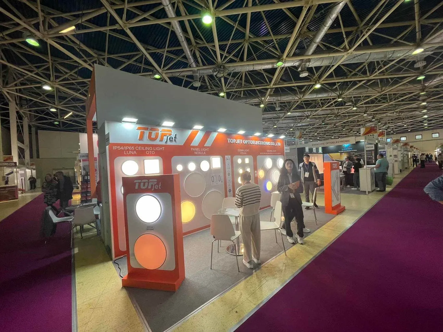 去俄罗斯参展找搭建难不难?俄罗斯展会搭建公司合作要点是什么(图1) 去俄罗斯参展找搭建难不难?俄罗斯展会搭建公司合作要点是什么(图1)