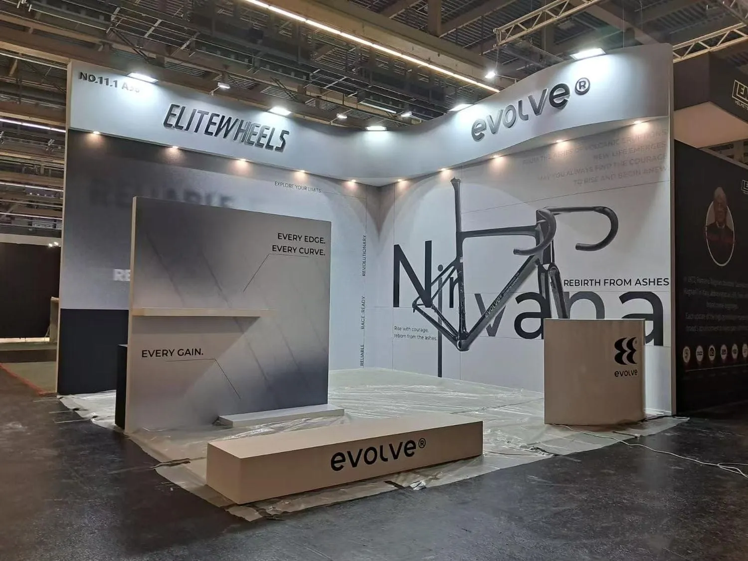 韓國展位設(shè)計(jì)制作工廠如何選擇？在選擇時候，需要注意什么？(圖1)