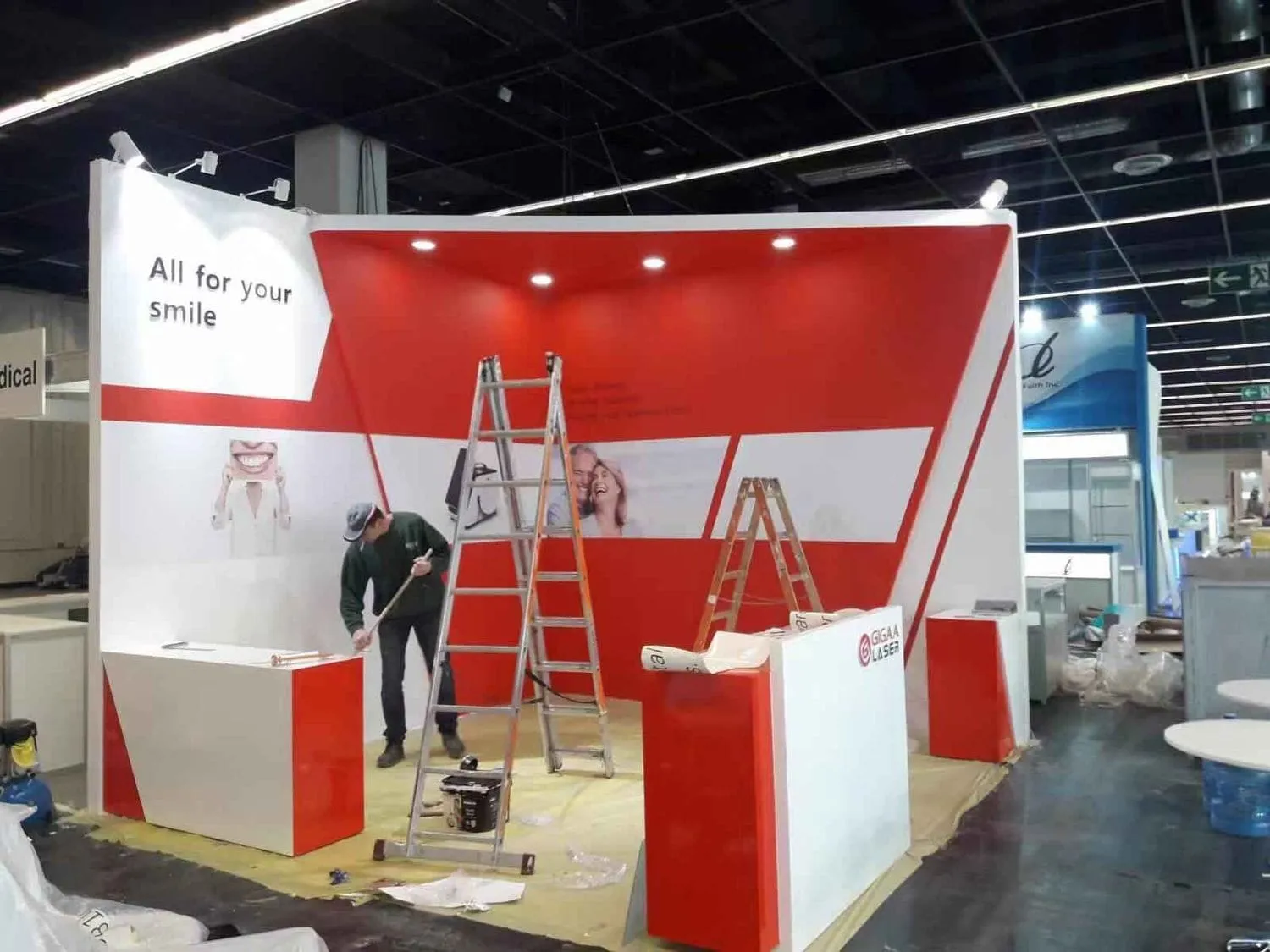 菲律宾展台设计本土制作工厂怎么选择？在选择时候，需要注意什么？(图1)